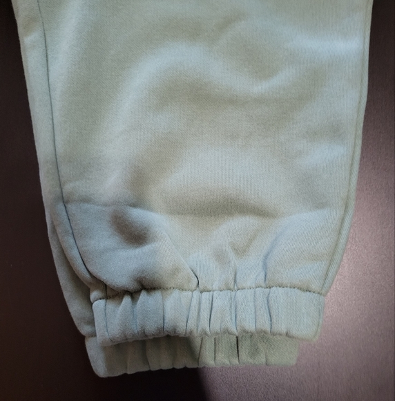 Puma ladies fleece joggers - Picture 2 of 4